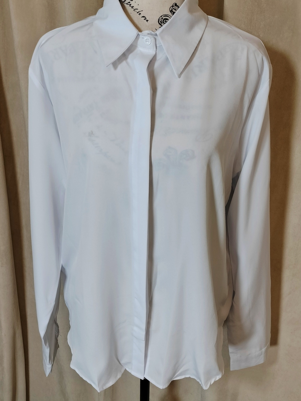 Women's Classic White Button Front Collared Shirt 3/4 Sleeve. Size XXL